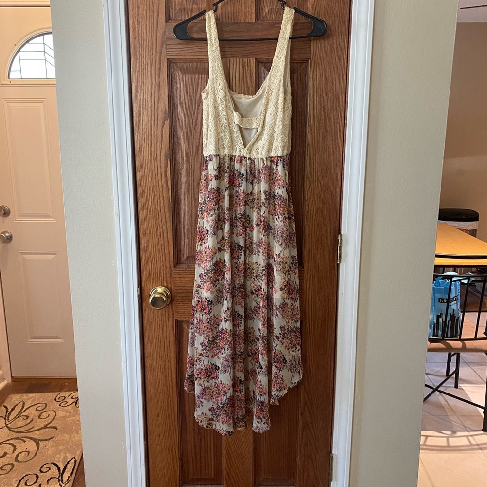 Cute tapered dress.